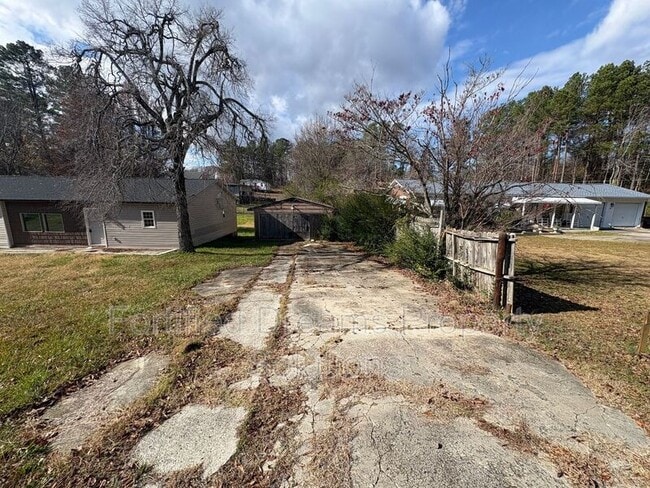 Building Photo - 5811 Uwharrie Rd