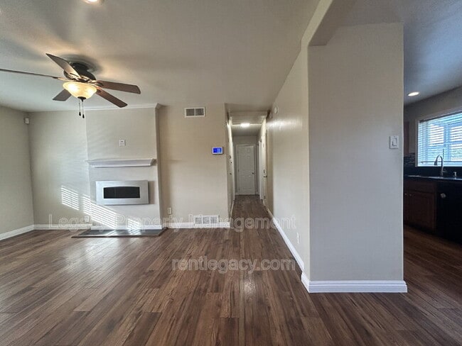 Building Photo - 7118 Watt Ave