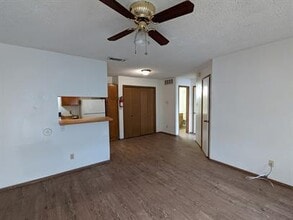 Building Photo - 2800 Bull Run