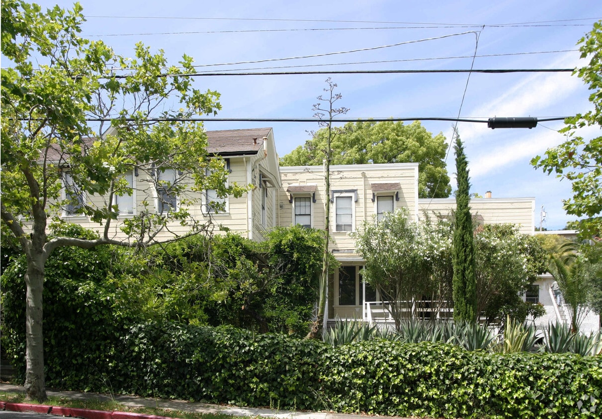 Building Photo - 1130 Mission Ave