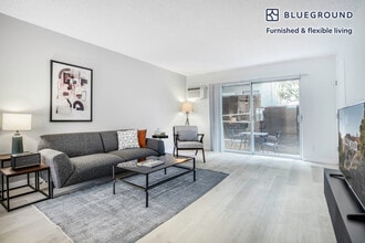 Building Photo - 1231 S Bundy Dr