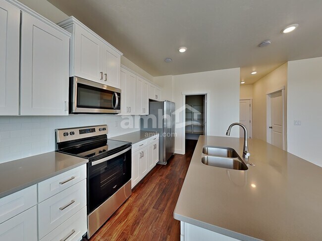 Foto del edificio - 1443 E Ludlow St