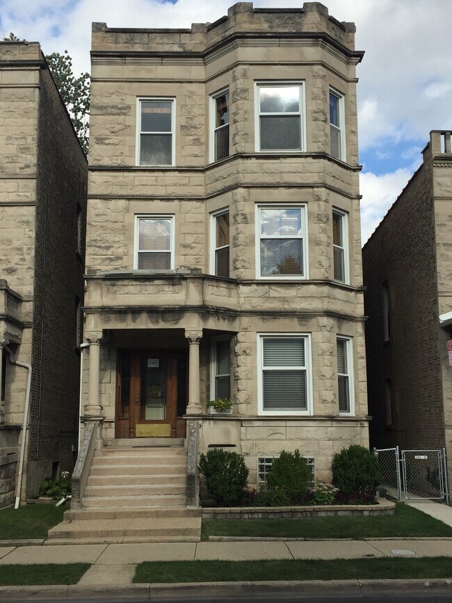 Building Photo - 2511-3 N Kimball Ave