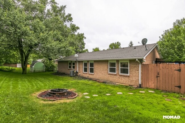 Building Photo - Spacious 4BR House in Dayton Neighborhood ...
