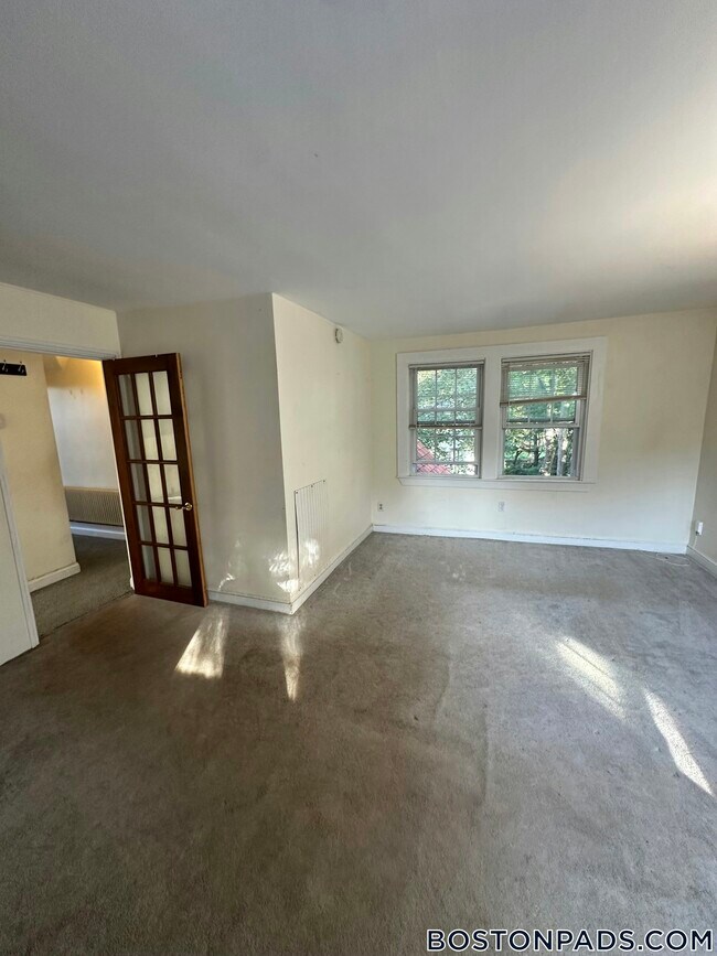 Building Photo - 256 Lowell Ave