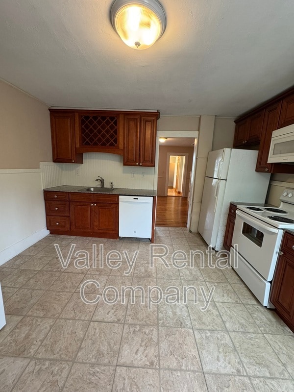 Building Photo - 46 Old Amherst Rd