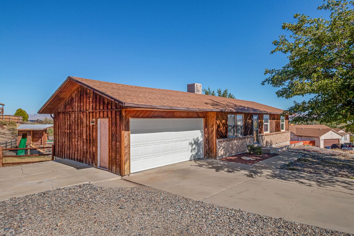 Charming 3-Bedroom Family Home in Orchard ... - Charming 3-Bedroom Family Home in Orchard ...