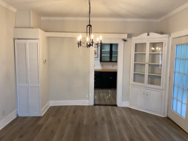 Photo - 1409 S Westmoreland Dr Townhome