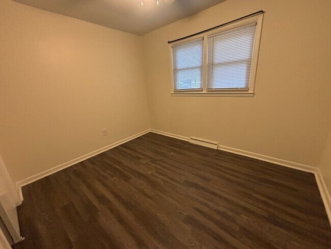 Foto del edificio - 1010 Larkin Dr