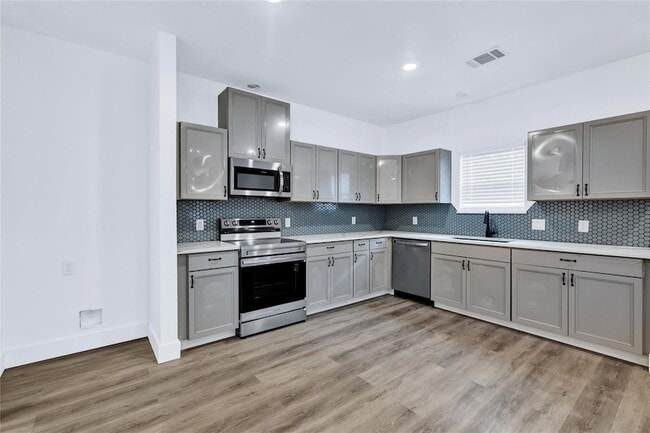 Foto del edificio - 1027 W Coffin St