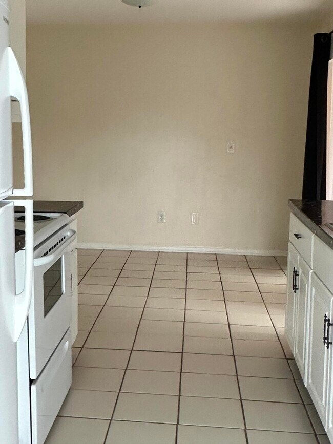 Foto del edificio - 345 NW Marion Ave