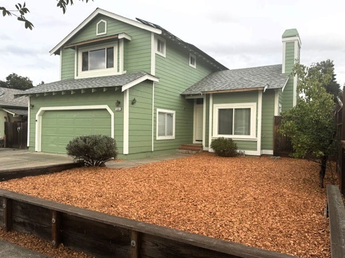 Primary Photo - Beautifully Refreshed Home in a Family Nei...