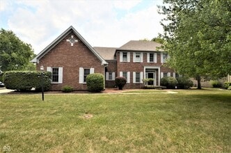 Building Photo - 1351 Woodpond N Roundabout