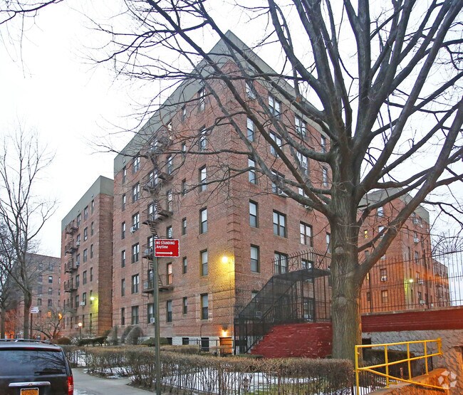 Foto del edificio - 2620 E 13th St
