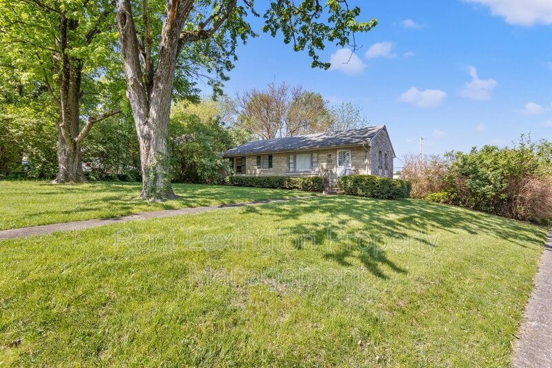 2005 Dellwood Dr, Lexington, KY 40503 House Rental in Lexington, KY