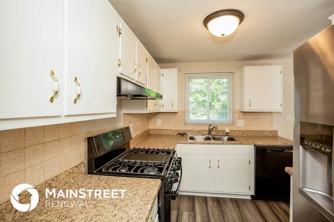 Building Photo - 6824 Littleton Dr