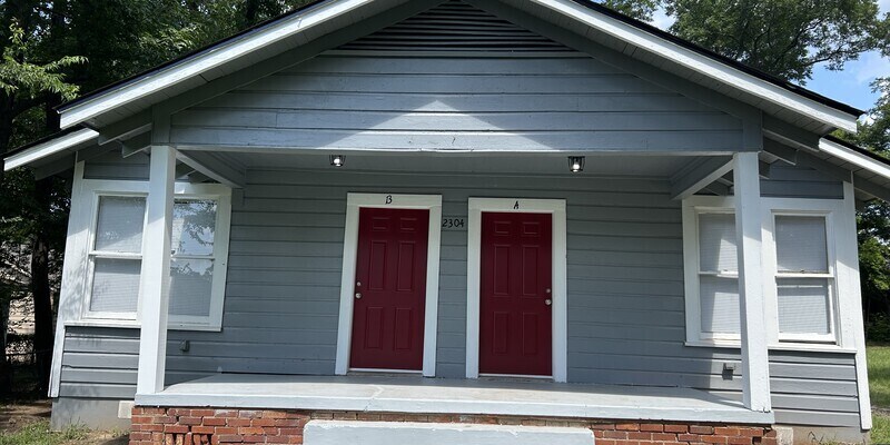 Primary Photo - 2304 Palestine St