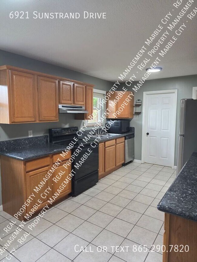 Foto del edificio - 6921 Sunstrand Dr