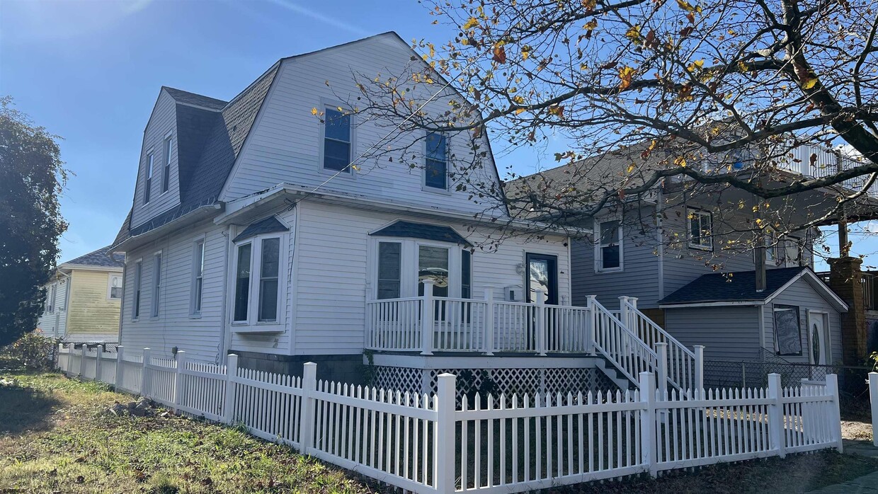 Building Photo - 1404 Madison Ave