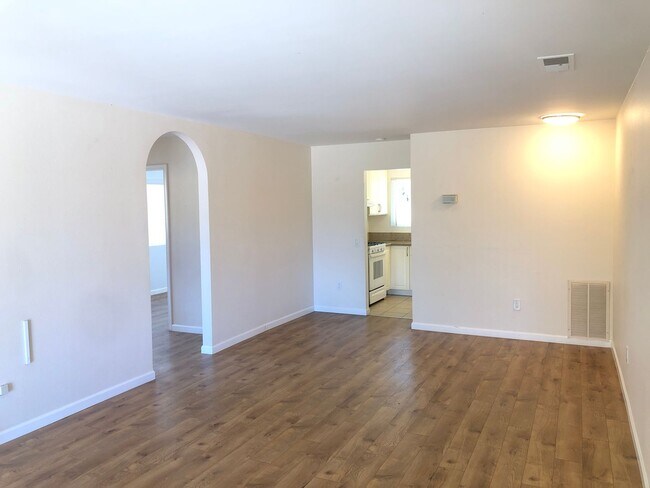 Foto del edificio - Open Bright and Spacious 2 bed 2 bath in Peacock Hills