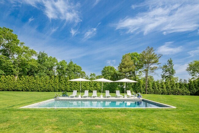 Building Photo - 10 Little Cobb Rd