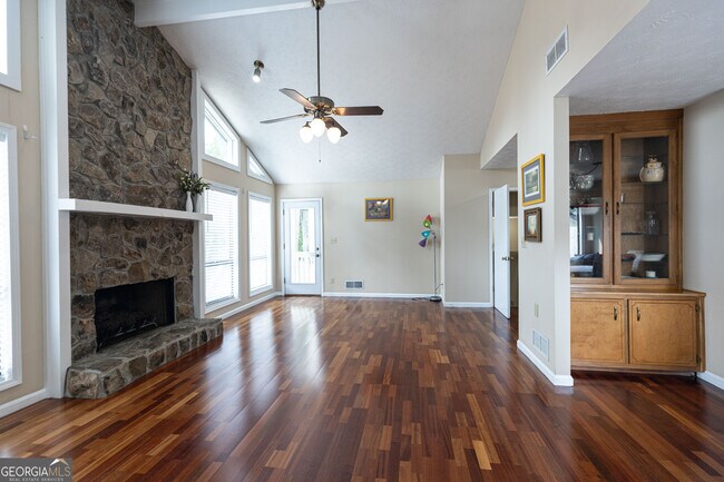 Building Photo - 3510 Yarmouth Hill