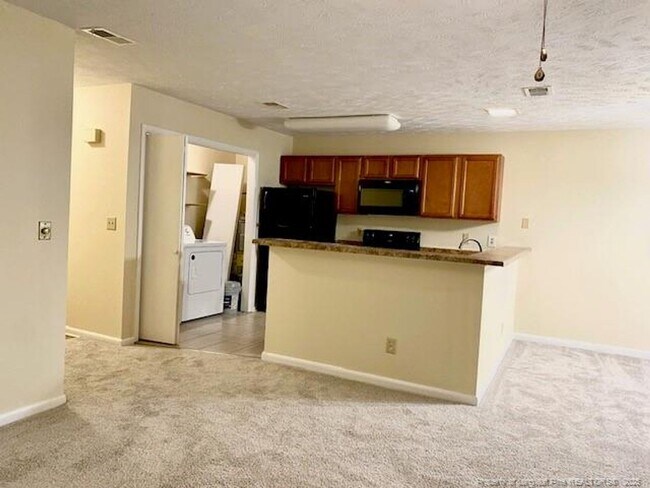 Foto del edificio - 6771 Willowbrook Dr