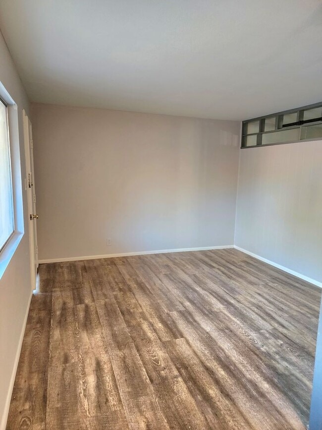 Building Photo - 302 W Medlock Dr