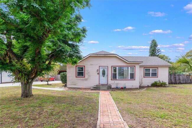 Foto del edificio - 5058 Seminole Ave