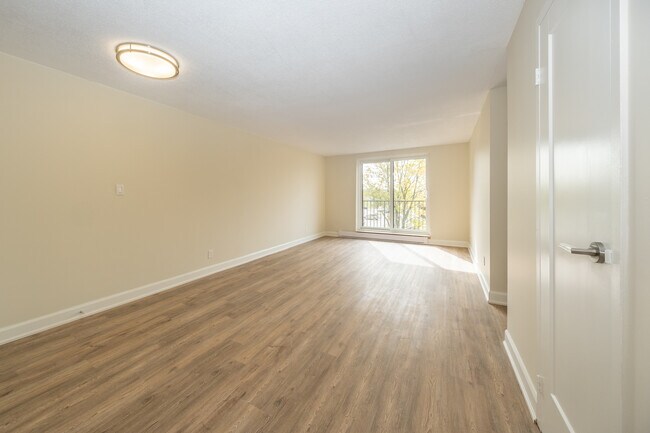 Photo du bâtiment - The Huron Apartments