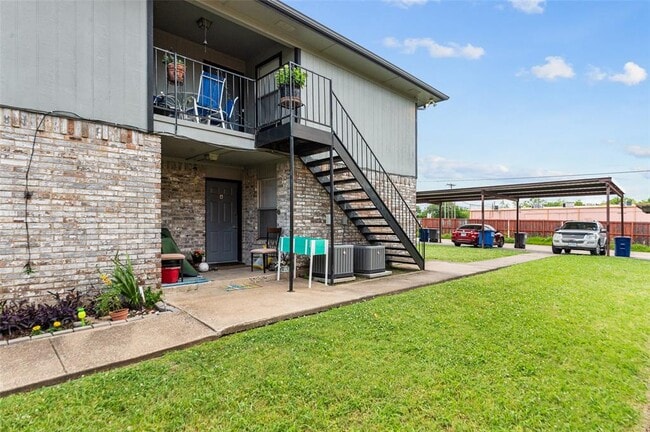 Building Photo - 5625 Brookview Ct