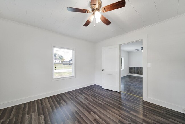 Foto del edificio - Wonderful Three Bed Two Bath Home in Stanf...