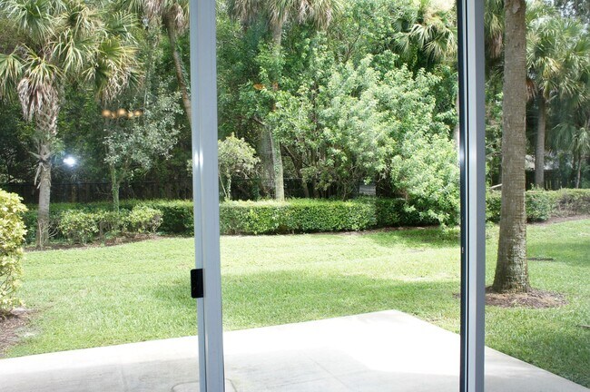 Building Photo - 1056 Pinewood Lake Ct