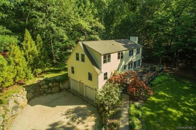 Building Photo - 12 Dogwood Ln