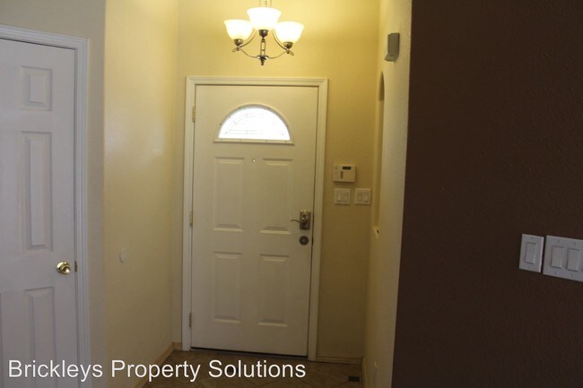 Foto del edificio - 5 br, 3 bath House - 1931 Bryn Mawr Dr. NE.