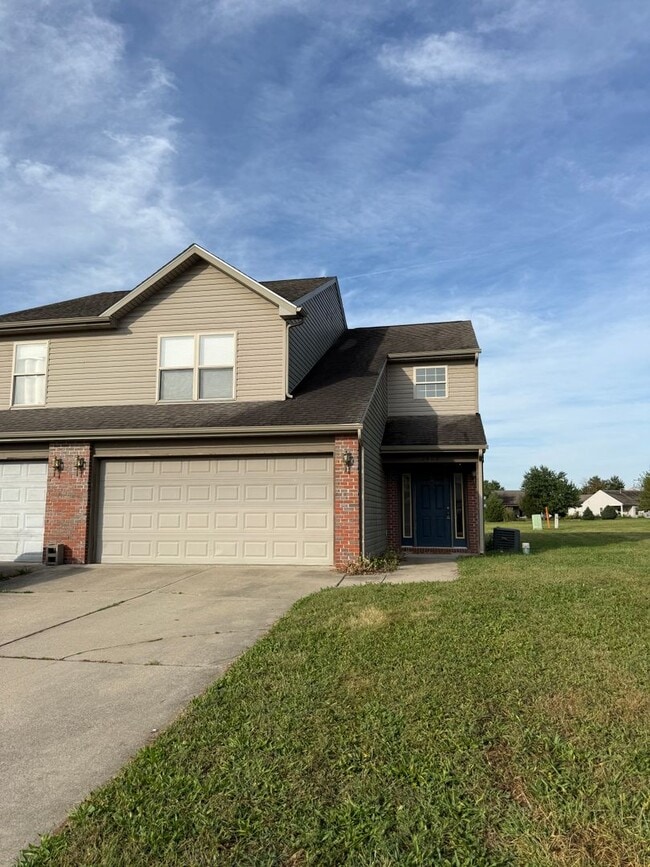 Building Photo - 2400 Hopkins Dr
