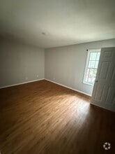 Building Photo - 5810 Wellington Dr