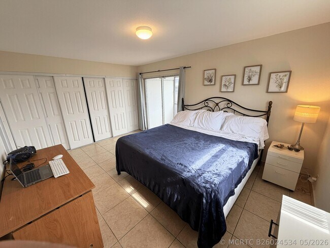 Building Photo - 419 Brittany Dr
