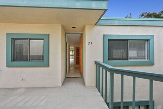 Building Photo - 917 Torrance St