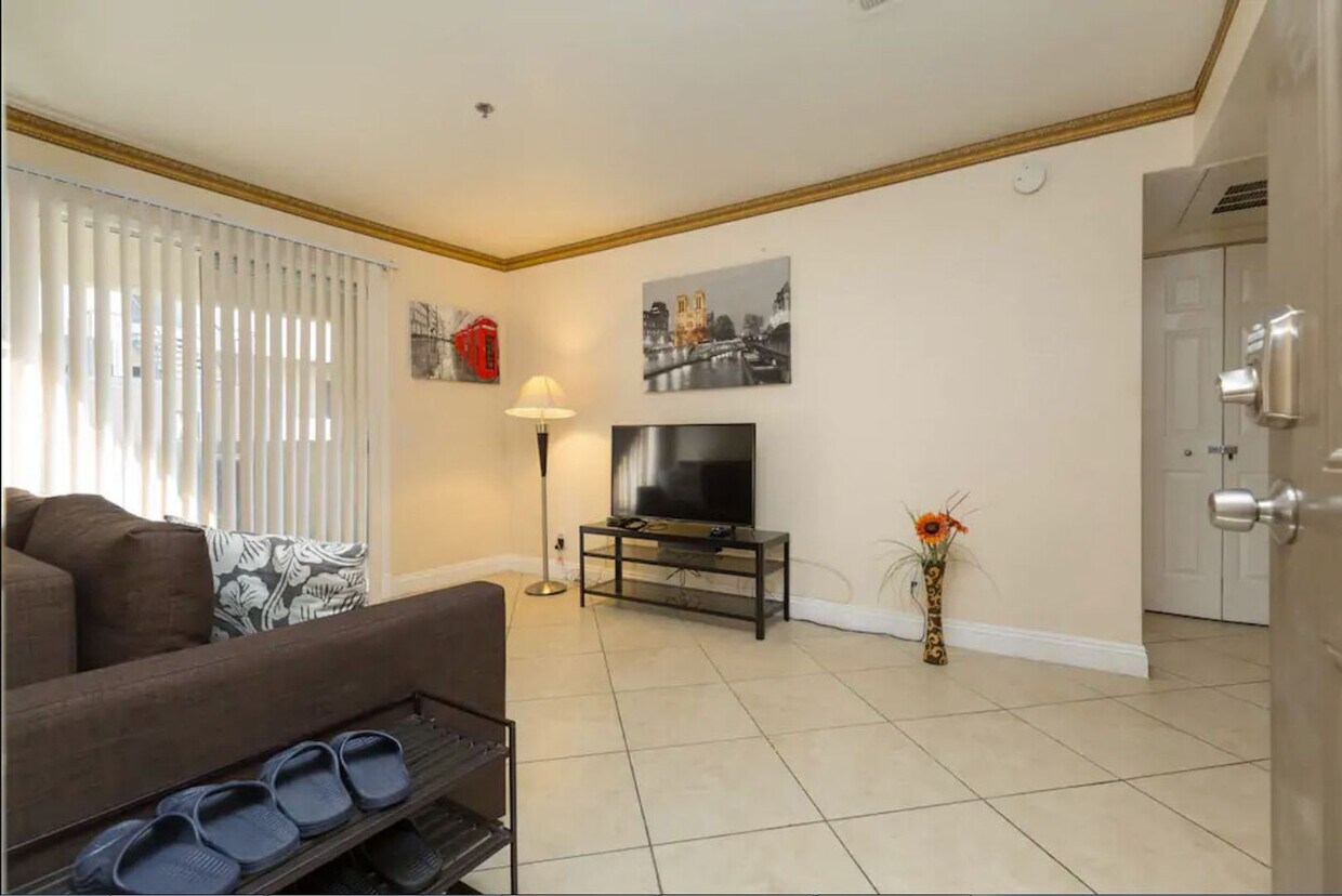 Foto principal - Super Cute 1 Bed/1 Bath Condo Near the Strip!