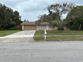 Building Photo - 717 Hillpoint Way