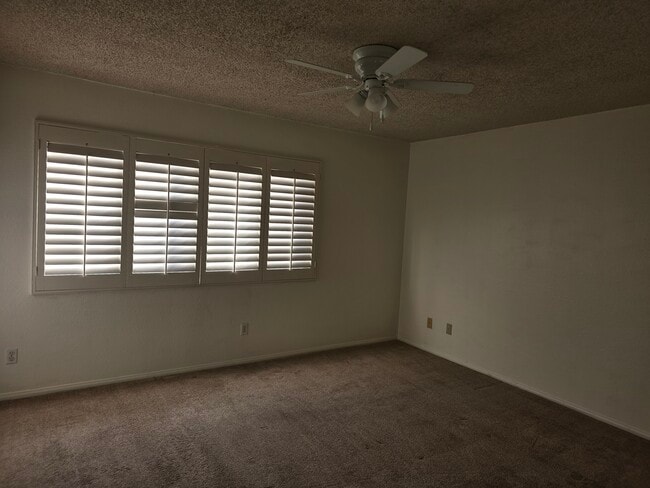 Building Photo - 1018 Langhorn St