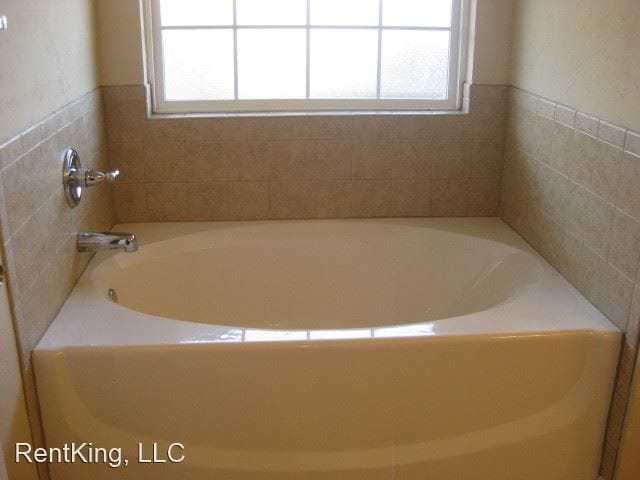 Building Photo - 4 br, 2 bath House - 905 Eagle Cliff Dr