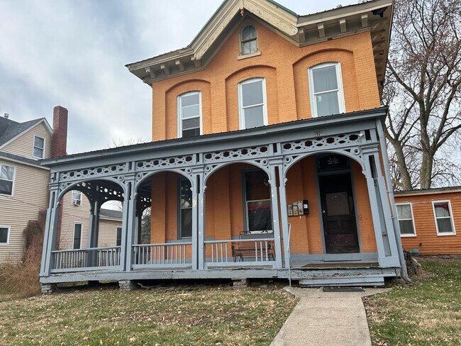 Building Photo - 525 S Central Ave