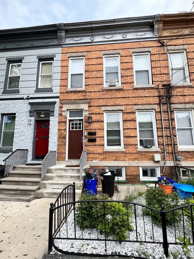 Building Photo - 408 Woodlawn Ave