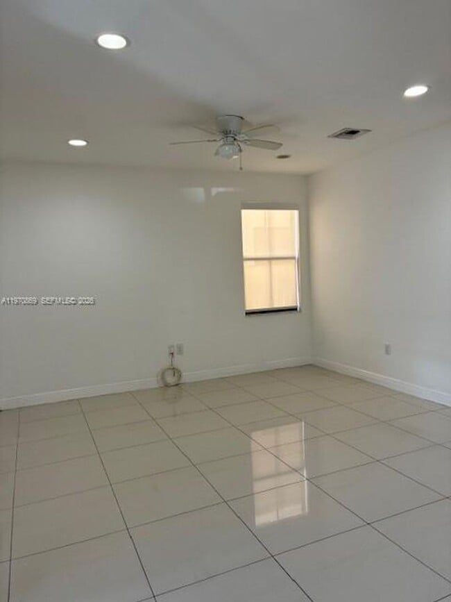 Building Photo - 8848 NW 101st Pl