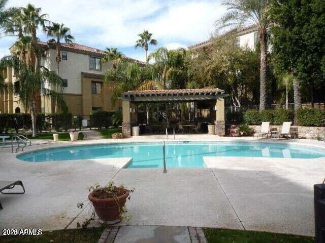 Foto del edificio - 5302 E Van Buren St