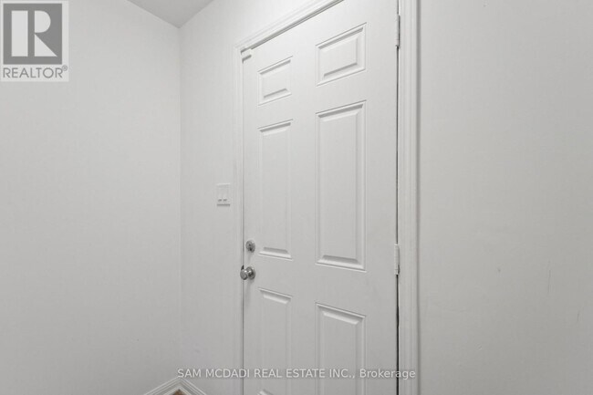 Photo du bâtiment - 424 Tonelli Ln