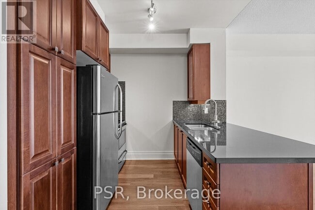 Building Photo - 151-151 Upper Duke Crescent