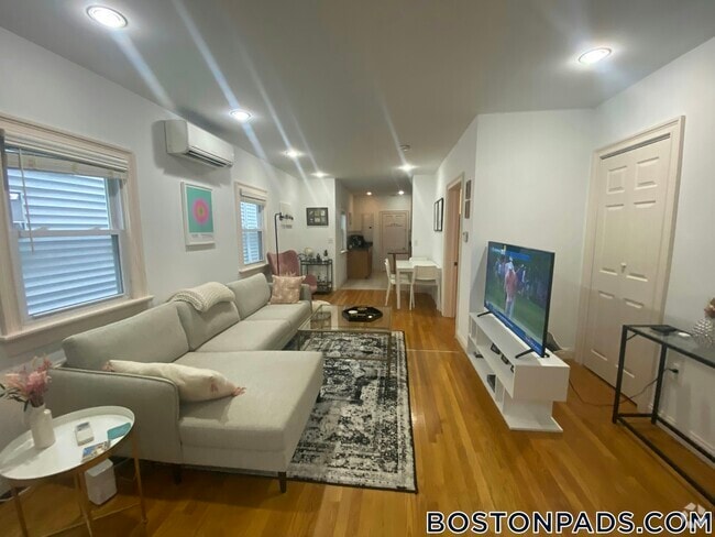 Building Photo - 164 L St